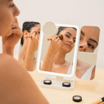 Espejo de Maquillaje Tríptico Recargable con Aumento y Luz